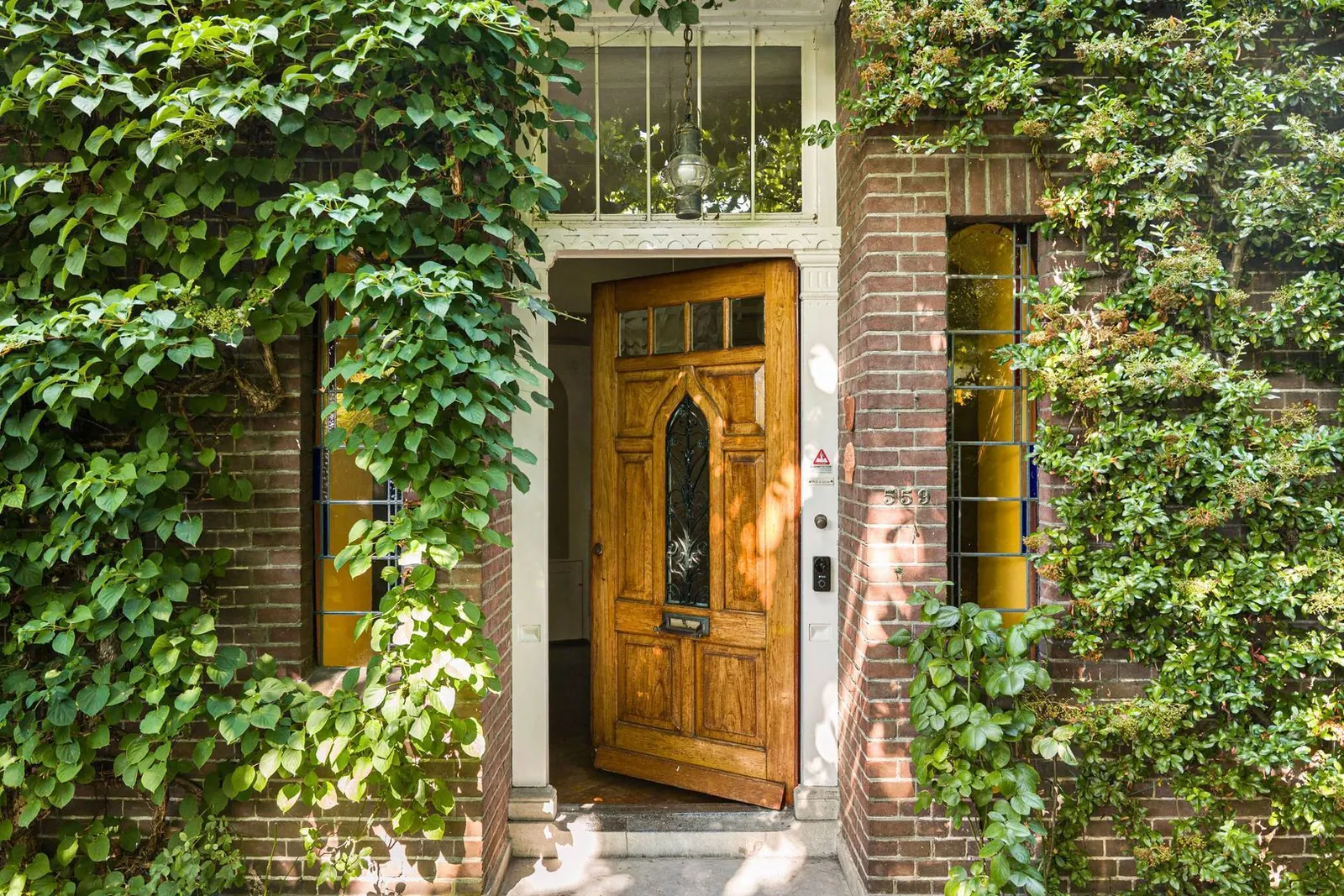 Leren kijken naar architectuur #4: Wat vertelt een voordeur?