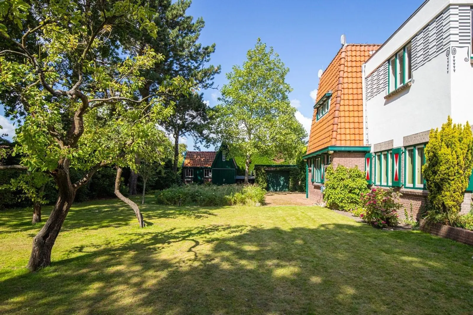 Leren kijken naar architectuur #6: Waarom zoveel oude kozijnen groen zijn
