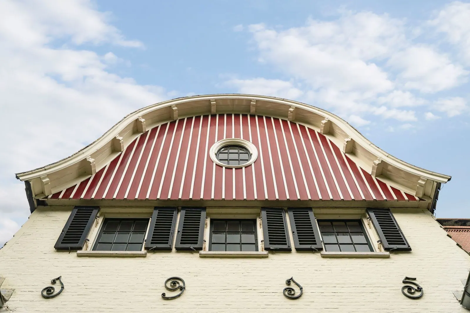 Leren kijken naar architectuur #8: Waarom huizen luiken hadden